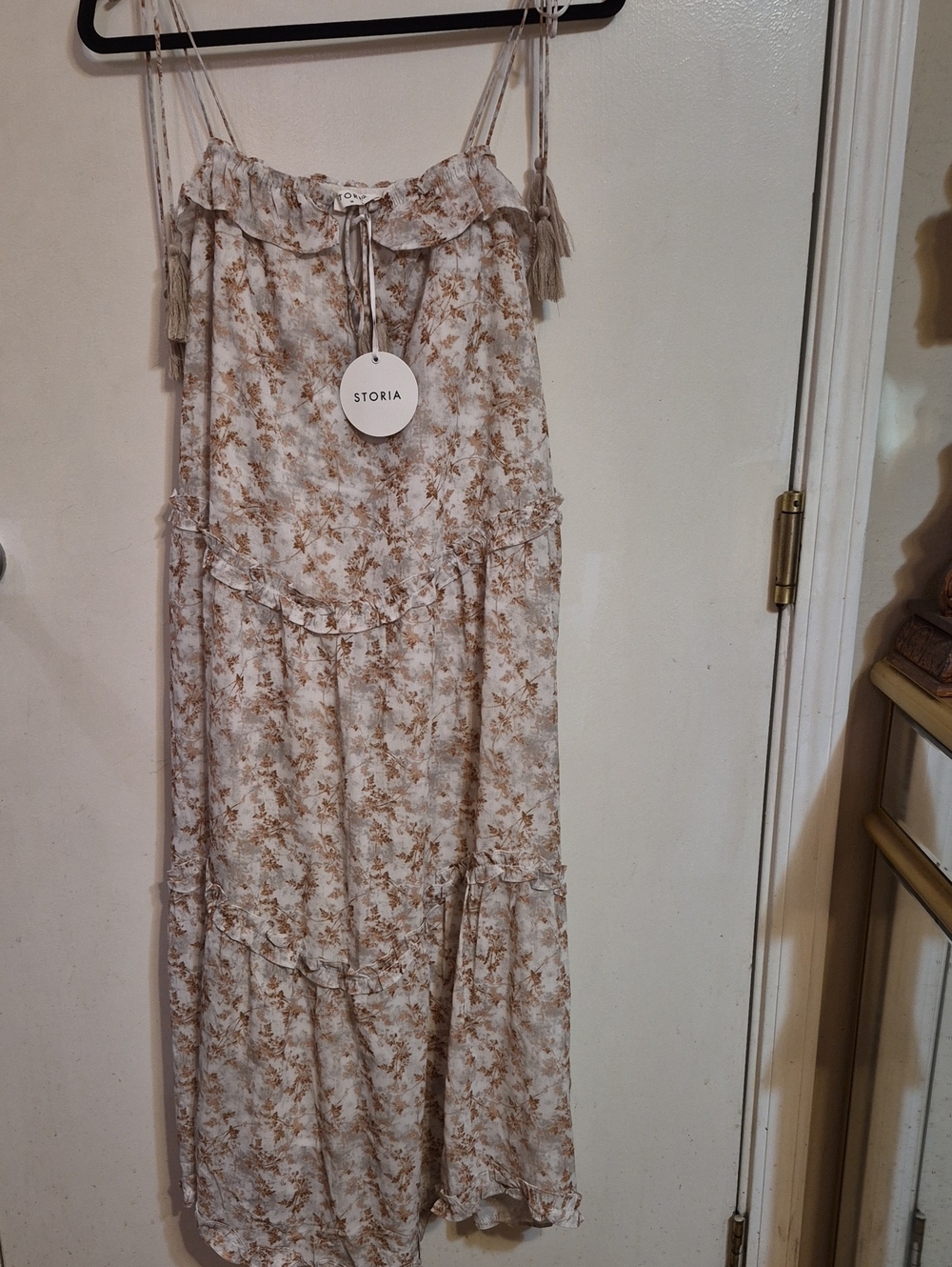 Storia Women's Cream Floral Tie-Waist Midi dress